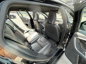 Volvo V60 (10 фото из 13)