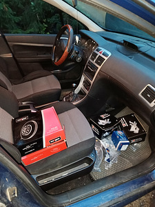 Авто Peugeot (10 фото из 10)
