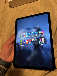 Ппланшет Apple iPad Air 2022 (2 фото из 5)