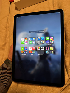 Ппланшет Apple iPad Air 2022 (3 фото из 5)