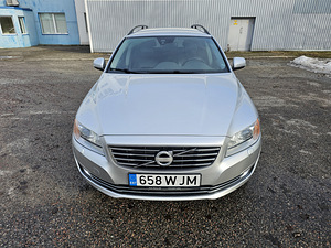 Volvo v 70 (2 фото из 10)