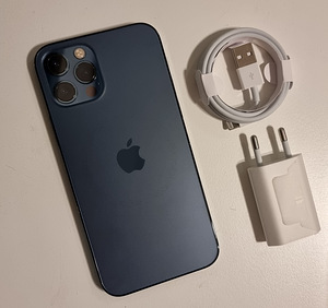 iPhone 12 Pro 256 ГБ (1 фото из 4)