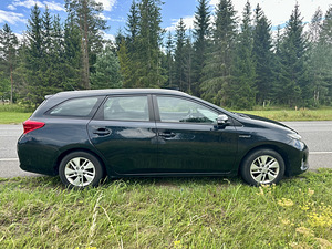 Toyota Auris 2014 LPG/Hybrid (6 foto / 13)