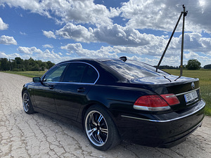 BMW 745D 220KW Facelift (5 foto / 14)