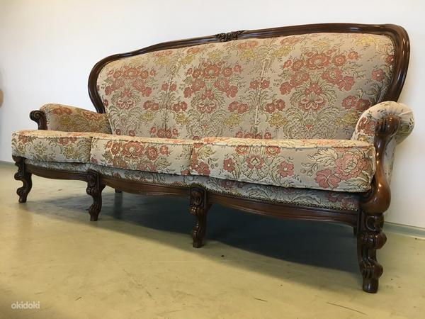 Красивый диван-диван в стиле рококо (фото #4)