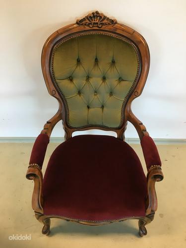 Красивое кресло в стиле рококо (фото #1)