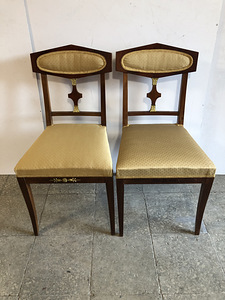2 kuldset ampiirstiilis tooli