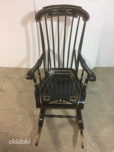 Антикварное кресло-качалка (фото #1)