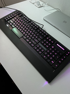 Steelseries Apex mänguklaviatuur (2 foto / 5)