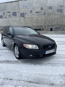 Volvo v70 Facelift (2 фото из 14)