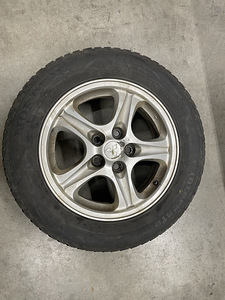 Mitsubishi Outlanderi R16 rataste müük (1 foto / 3)