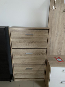 Esiku jalatsikapp (2 foto / 2)