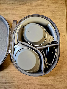 SONY WH-1000XM3 Wireless Noise Cancelling Headphones (5 foto / 5)