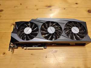 Видеокарта GIGABYTE RTX 3090 GAMING OC (2 фото из 4)