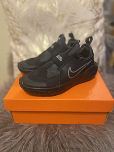 Laste tossud Nike suurus 31 UUS (1 foto / 1)