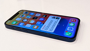 iPhone 12 64 ГБ (4 фото из 4)
