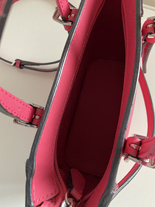 Сумка б/у guess (2 фото из 3)