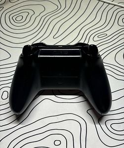 Xbox контроллер (2 фото из 4)