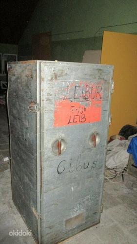 Suur metall kast kaanega/uksega (foto #1)
