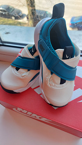 Tossud Nike / Sneakers Nike , Flex Advance. Uued, nr 26