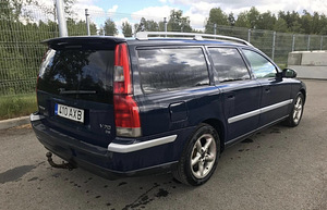 Volvo V70 manuaal 120kw (3 foto / 9)