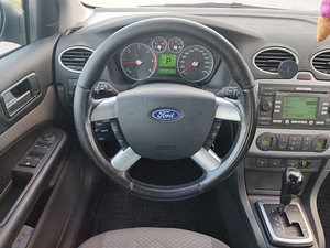Ford Focus (6 фото из 6)