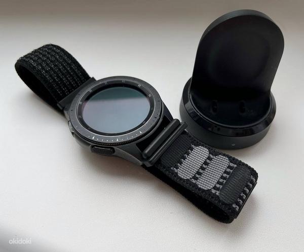 Samsung Galaxy watch (42mm) SM-R810 с беспроводной зарядкой (фото #1)