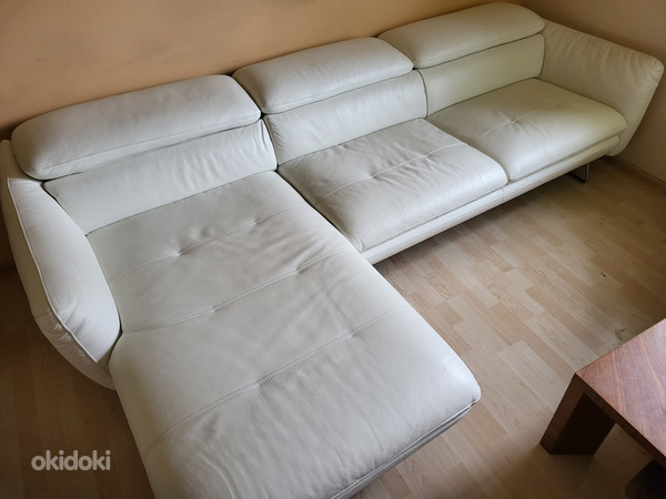 Белый кожаный диван (фото #1)
