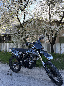 Suzuki RMZ 450 2016a (1 foto / 8)