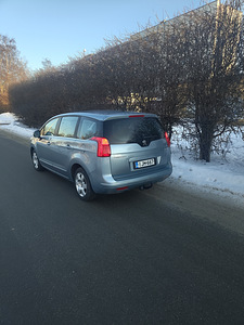 Peugeot 5008 (5 foto / 12)