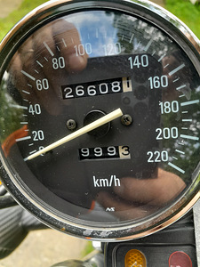 KAWASAKI ZR 550 (2 foto / 6)