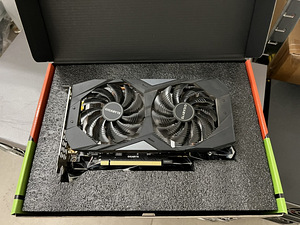 Gigabyte RTX 2060 6GB (1 foto / 3)