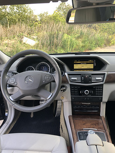 Mercedes-Benz E 300 (1 foto / 5)