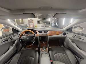 Mercedes CLS500 w219 (9 foto / 11)