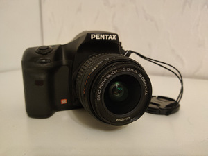 Pentax K10D + Pentax DA 18-55mm