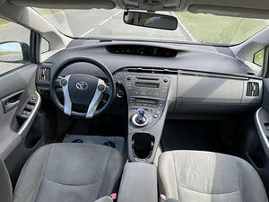 Toyota Prius Rent Soodne Bolt Food Wolt (5 foto / 8)
