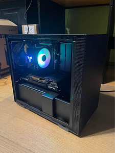 Pc i5 8400 , rx6600xt 8gb , 16gb ddr4 , 500gb ssd itx build (1 foto / 2)