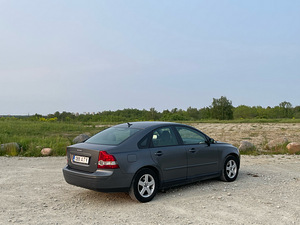 Volvo S40 1.8 92kw (2 foto / 15)
