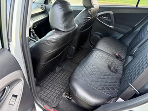 Toyota RAV4 2.2 (10 foto / 15)