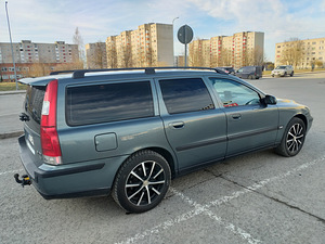 Volvo v70 2003 (1 foto / 11)