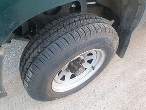 Toyota Hilux (3 foto / 3)