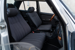 Rentida klassikaline Mercedes w123 tähtpäevadeks / pulmadeks (7 foto / 9)