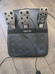 Logitech G29 (2 foto / 3)
