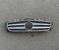 Решетка передняя Mercedes CLS W218 2011-2013 гг.