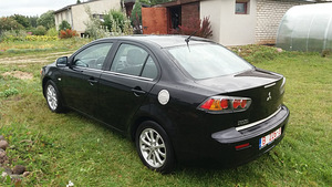 Mitsubishi Lancer (2 фото из 14)
