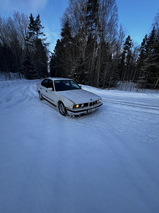 BMW E34 520i. мануал UV 10.24 (2 фото из 7)