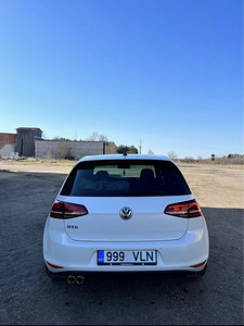 Volkswagen Golf GTD 2.0 135kw (4 foto / 10)