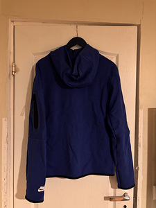 Nike Tech Fleece spordidress (2 foto / 5)