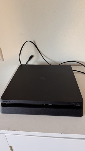 Sony PlayStation 4 Slim