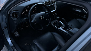 Lexus IS 220 (4 foto / 9)